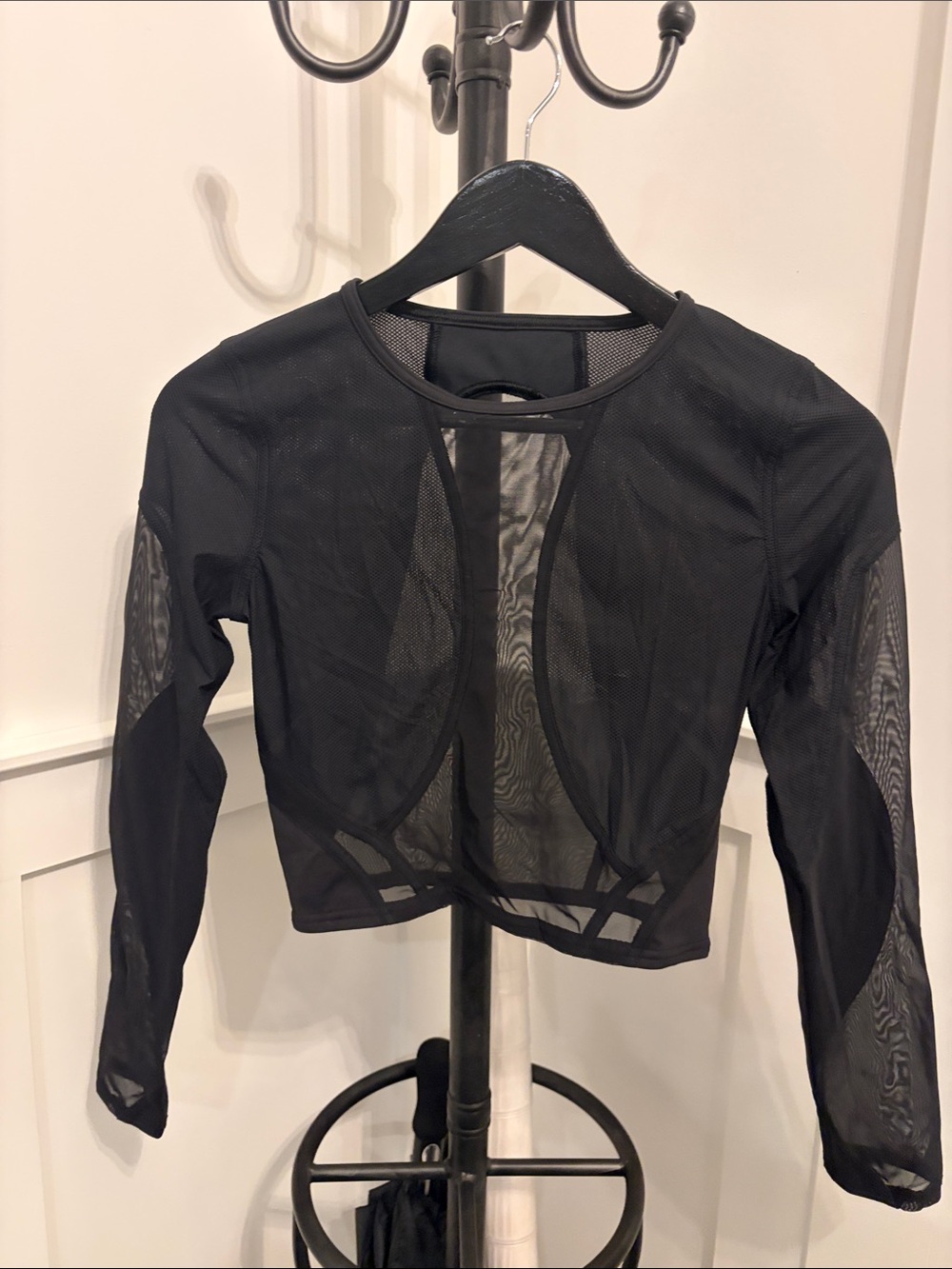 Lulu lemon Black Mesh Long-Sleeve Crop Top - Women